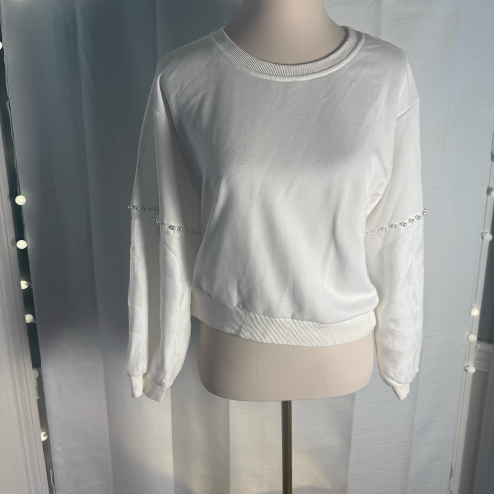 White Cream Crop Long Sleeve Sweatshirt with Pearl and Tulle Sleeves Large